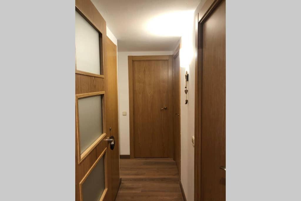 Luminoso Y Acogedor Alojamiento En Sort Apartment Exterior photo